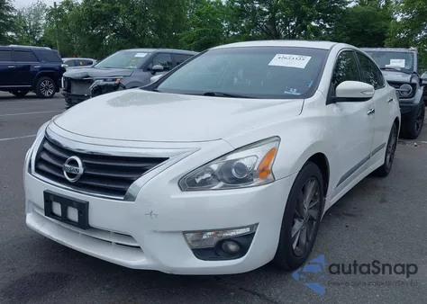 2015 Nissan Altima 2.5 Sv z USA, uszkodzony, nr VIN 1N4AL3AP0FC189285